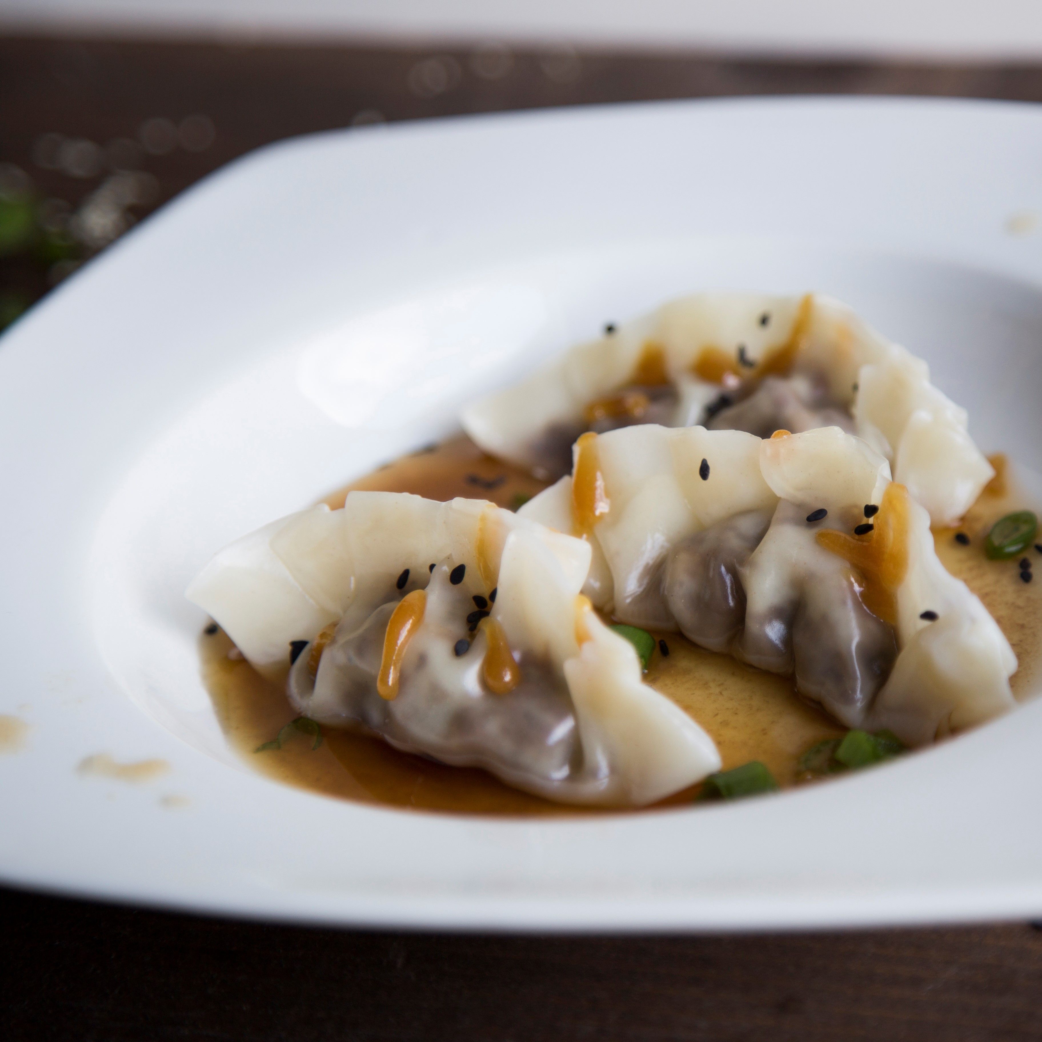 Concours de cuisine : Dumplings au canard confit à la bière Weizenbock de LTM et aux épices, bouillon léger à l’eau d’érable infusé à la vanille et caramel de Weizenbock  Par Tommy Dion, fondateur de Cuisinomane